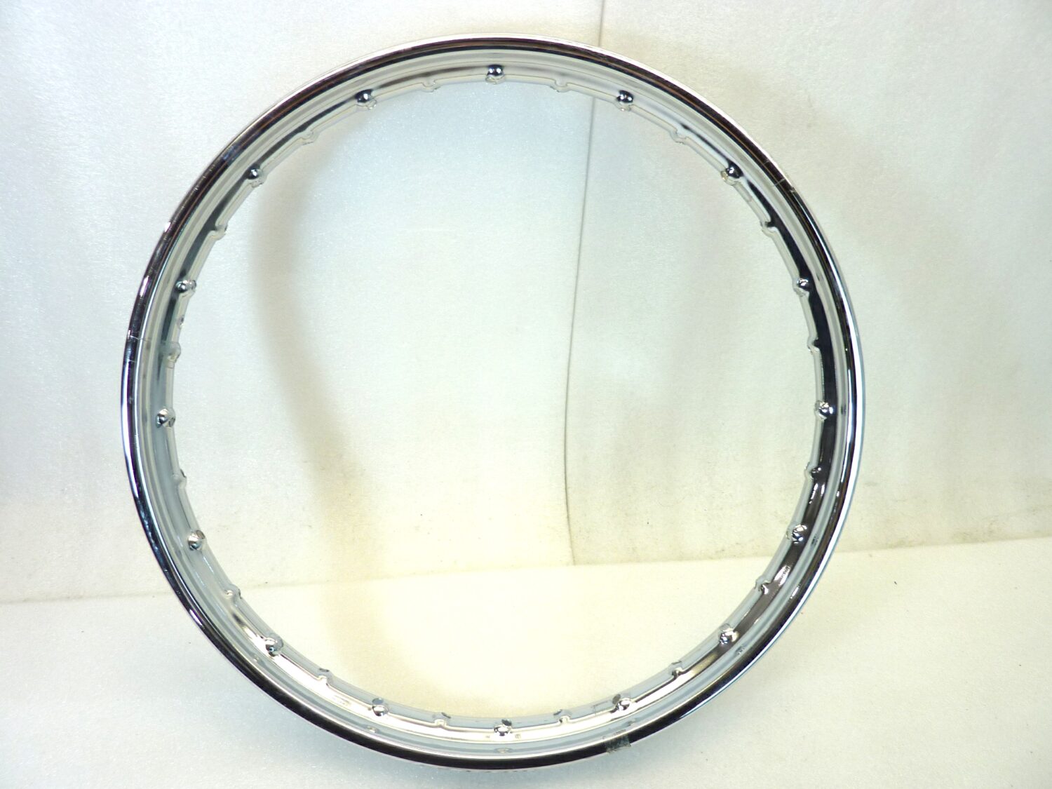 Cerchio moto epoca 17 x 1,60 32 fori tipo Radaelli diam esterno 455 mm canale esterno 55,5 mm interno 38,2 mm ruota Nuovo fondo di magazzino leggi descrizione - immagine 6