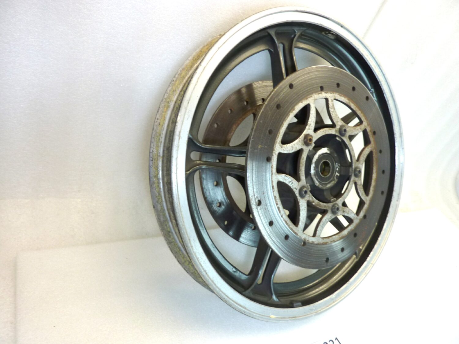 Cerchio anteriore Guzzi Imola Lario 16 x 2,15 ruota con dischi spessore 5,2 mm - immagine 2