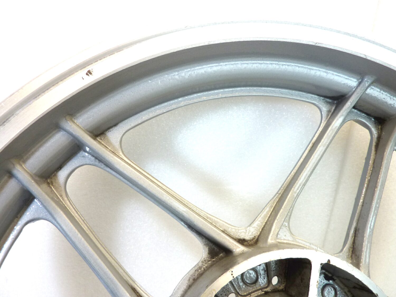 Cerchio posteriore Guzzi V35 C (1983-1988) V65 Florida (1985-1992) 16 x 2,50 cod GU23630680 ruota - immagine 11
