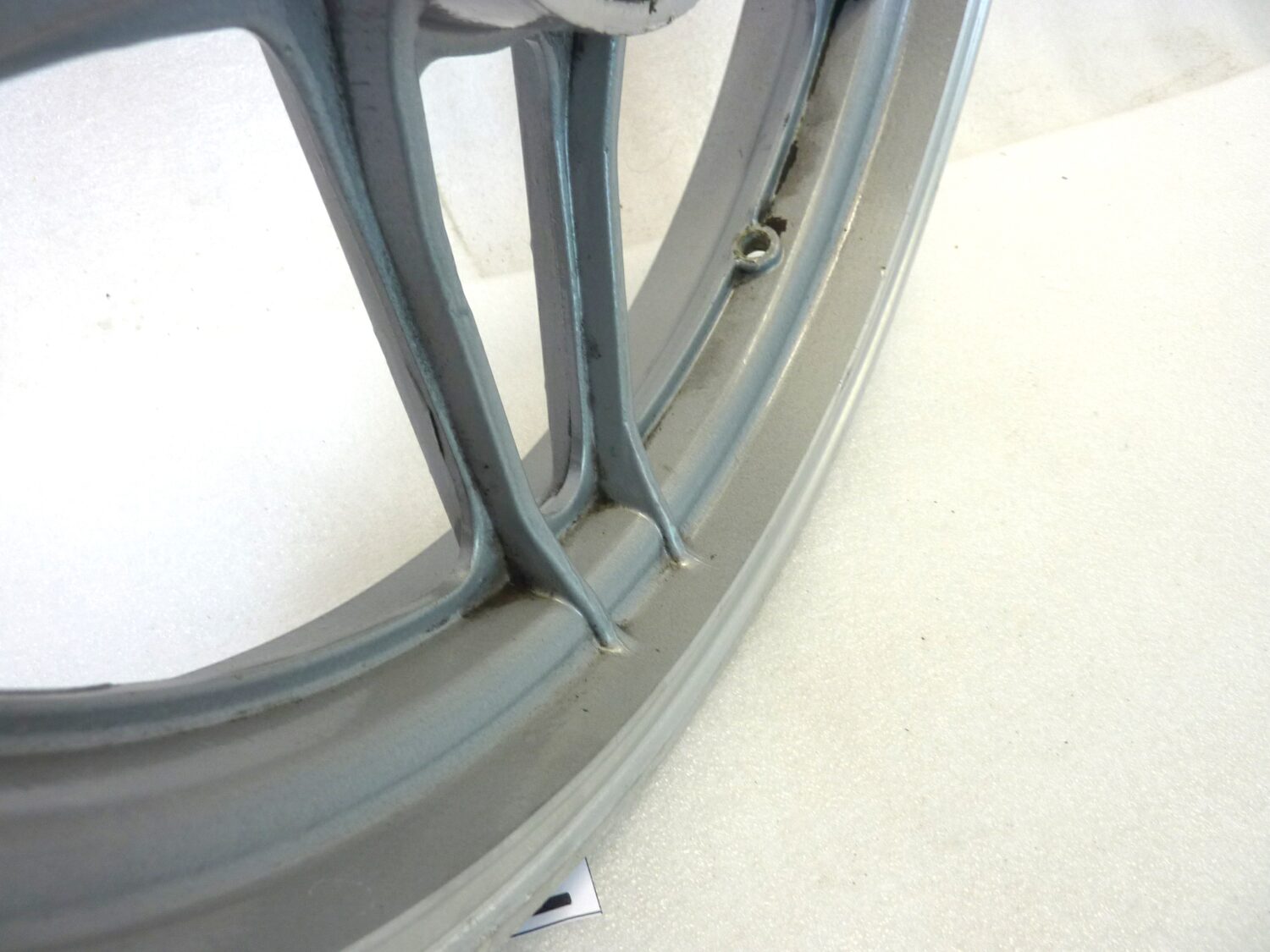 Cerchio posteriore Guzzi V35 C (1983-1988) V65 Florida (1985-1992) 16 x 2,50 cod GU23630680 ruota - immagine 12