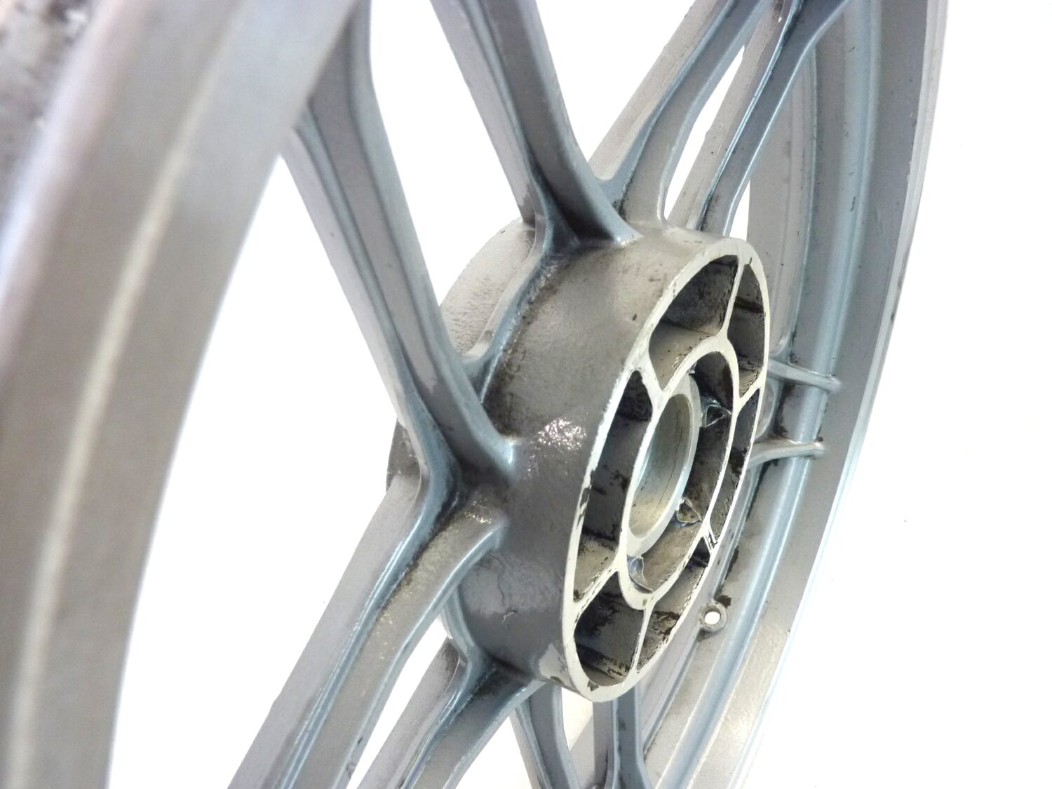 Cerchio posteriore Guzzi V35 C (1983-1988) V65 Florida (1985-1992) 16 x 2,50 cod GU23630680 ruota - immagine 13