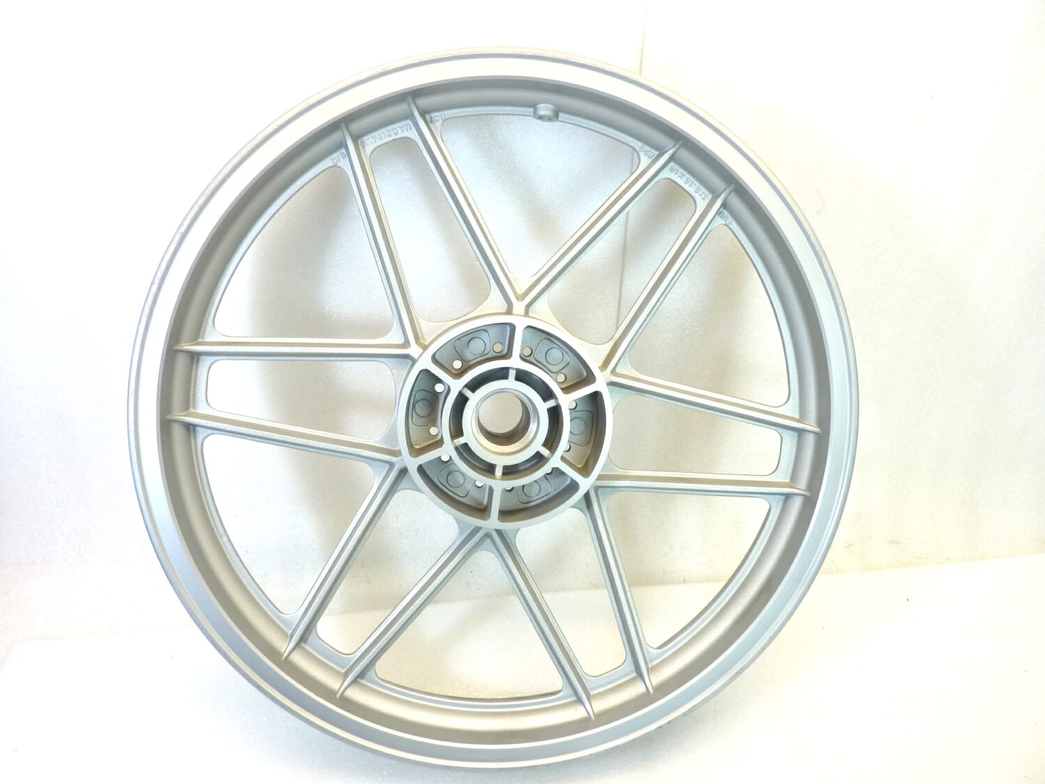 Cerchio posteriore Guzzi V35 V50 18 x 2,15 ruota Nuovo fondo di magazzino leggi descrizione - immagine 8