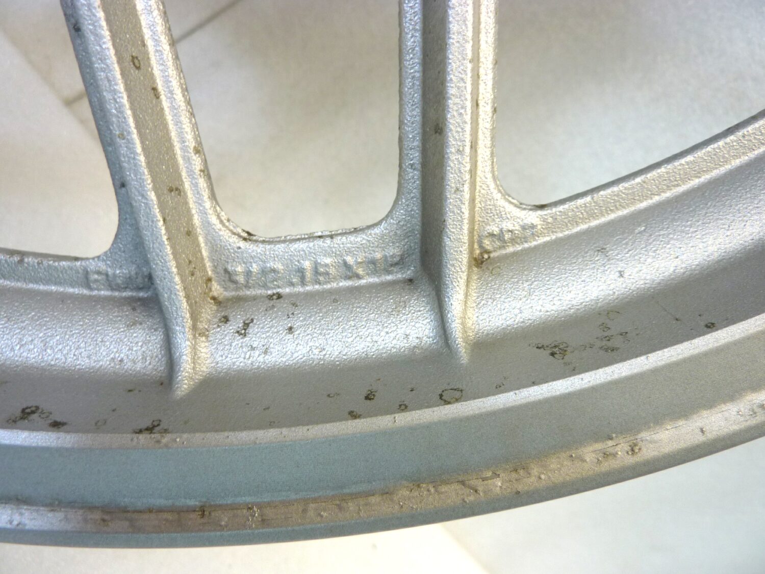 Cerchio posteriore Moto Guzzi V35 V50 18 x 2,15 ruota - immagine 9