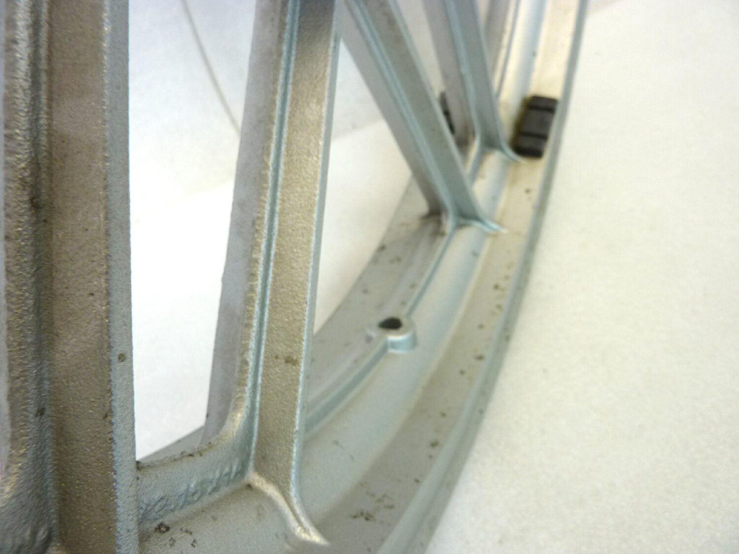 Cerchio posteriore Moto Guzzi V35 V50 18 x 2,15 ruota - immagine 13