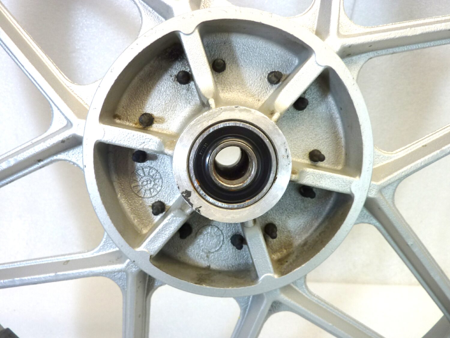 Cerchio posteriore Moto Guzzi V35 V50 18 x 2,15 ruota - immagine 3