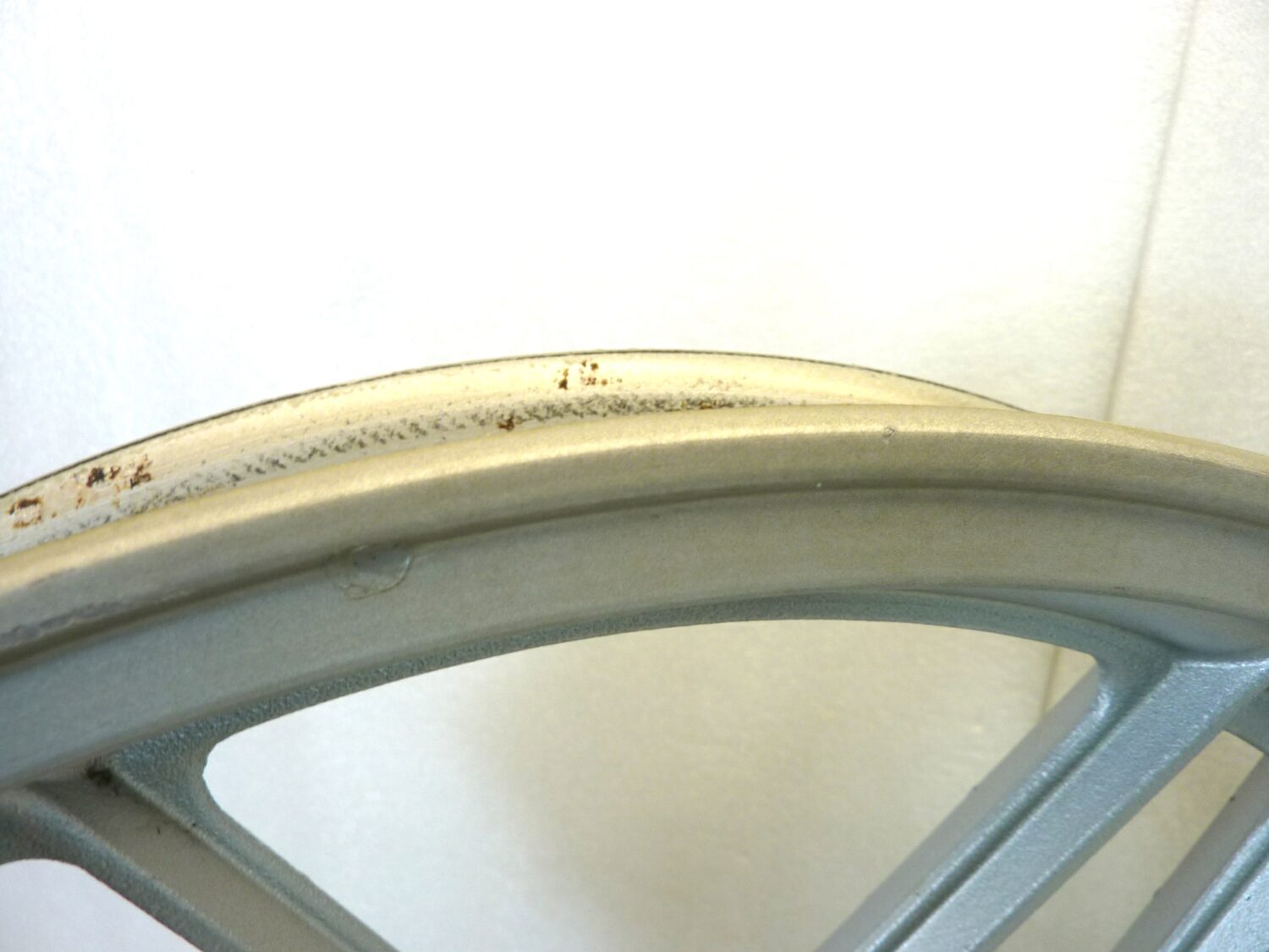 Cerchio posteriore Moto Guzzi V35 V50 18 x 2,15 ruota - immagine 13