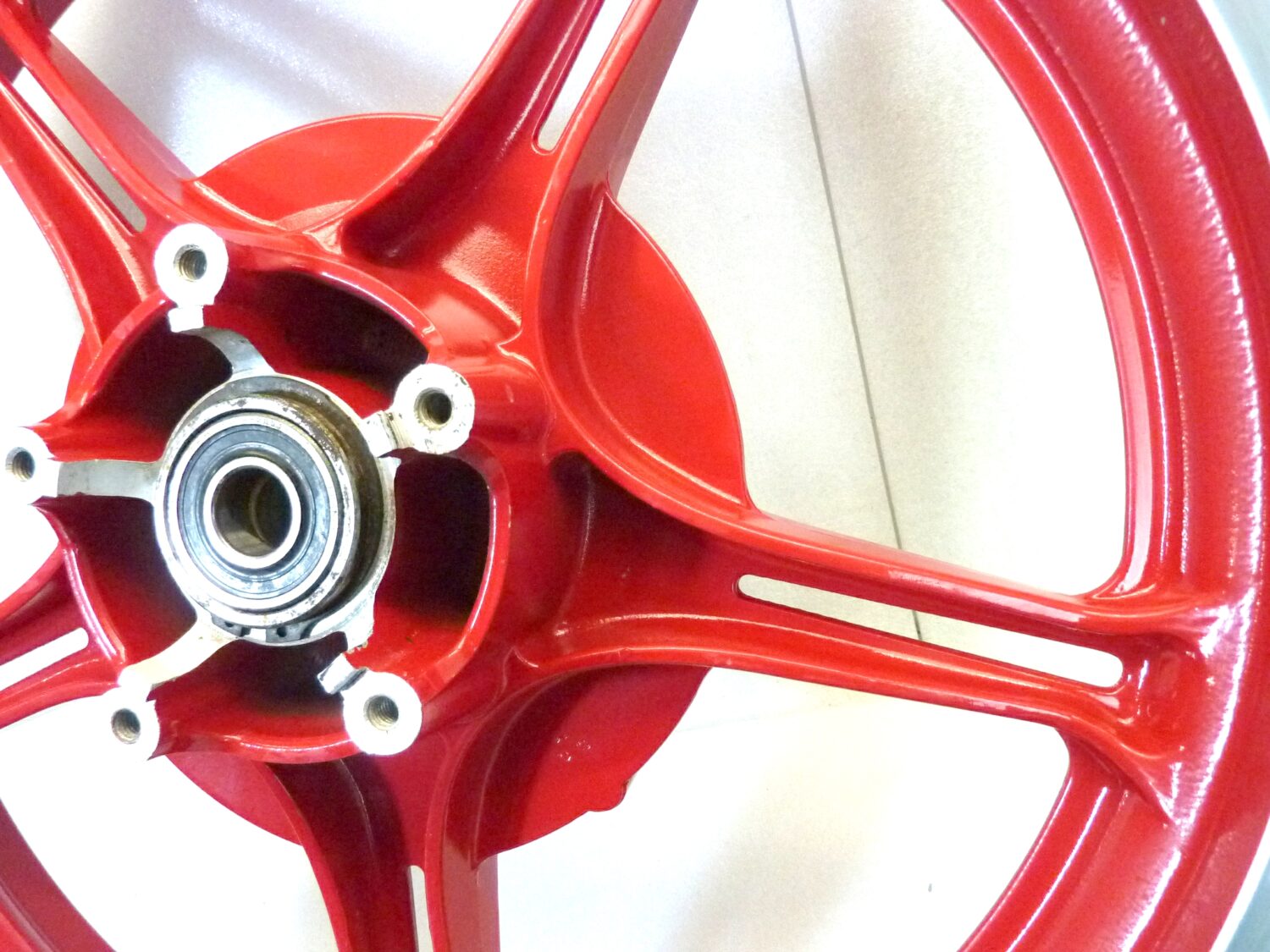 Cerchio posteriore Moto Guzzi Le Mans 4 5 1000 18 x 3 ruota - immagine 3