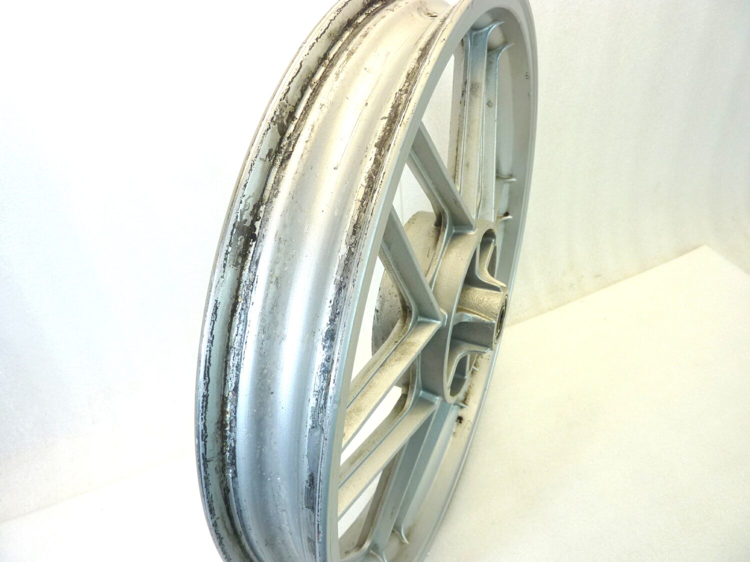 Cerchio posteriore Moto Guzzi V35 V50 18 x 2,15 ruota - immagine 7