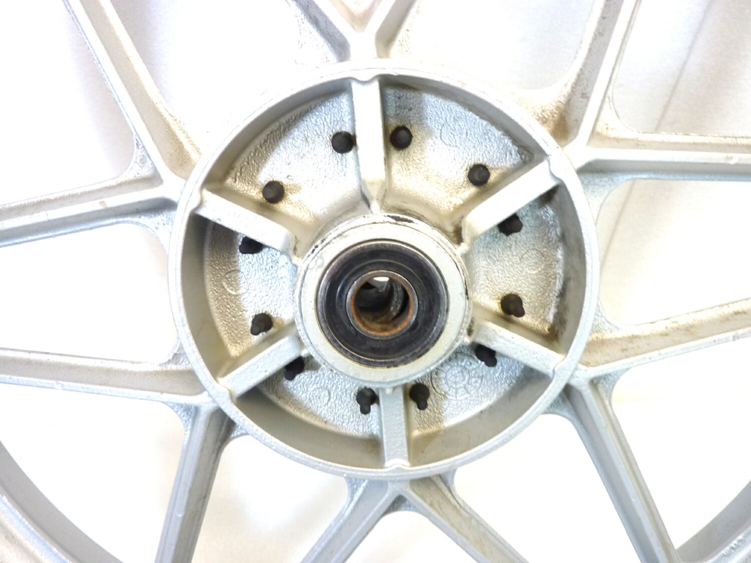 Cerchio posteriore Guzzi V35 V50 18 x 2,15 ruota - immagine 3