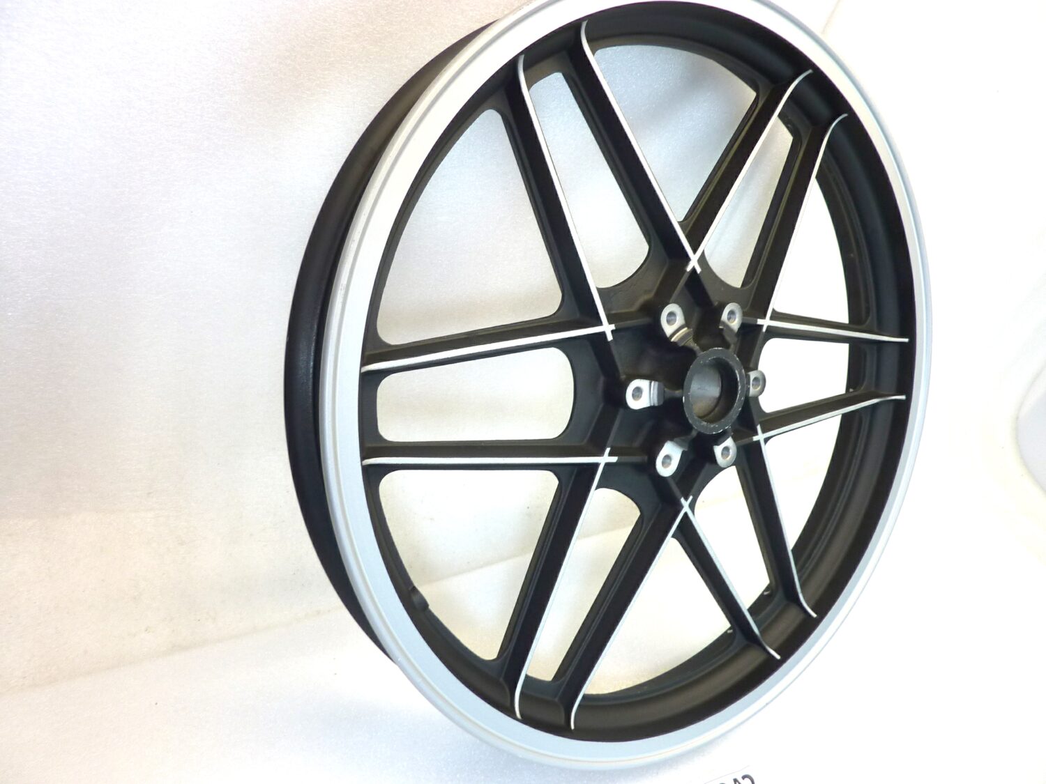 Cerchio anteriore Guzzi V35 V50 2 1,85 x 18 ruota Nuovo fondo di magazzino leggi descrizione - immagine 2