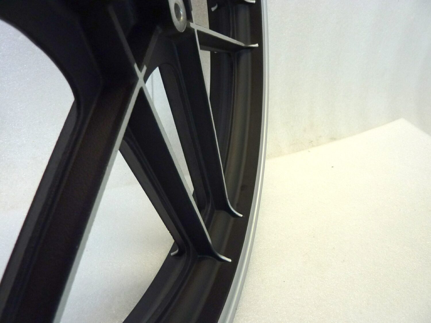 Cerchio anteriore Guzzi V35 V50 2 1,85 x 18 ruota Nuovo fondo di magazzino leggi descrizione - immagine 6