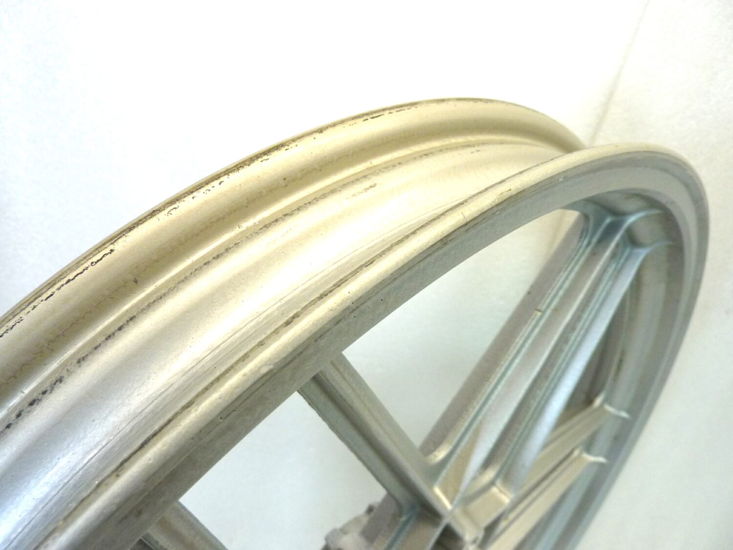 Cerchio anteriore Moto Guzzi 125 2C 4T ruota - immagine 11
