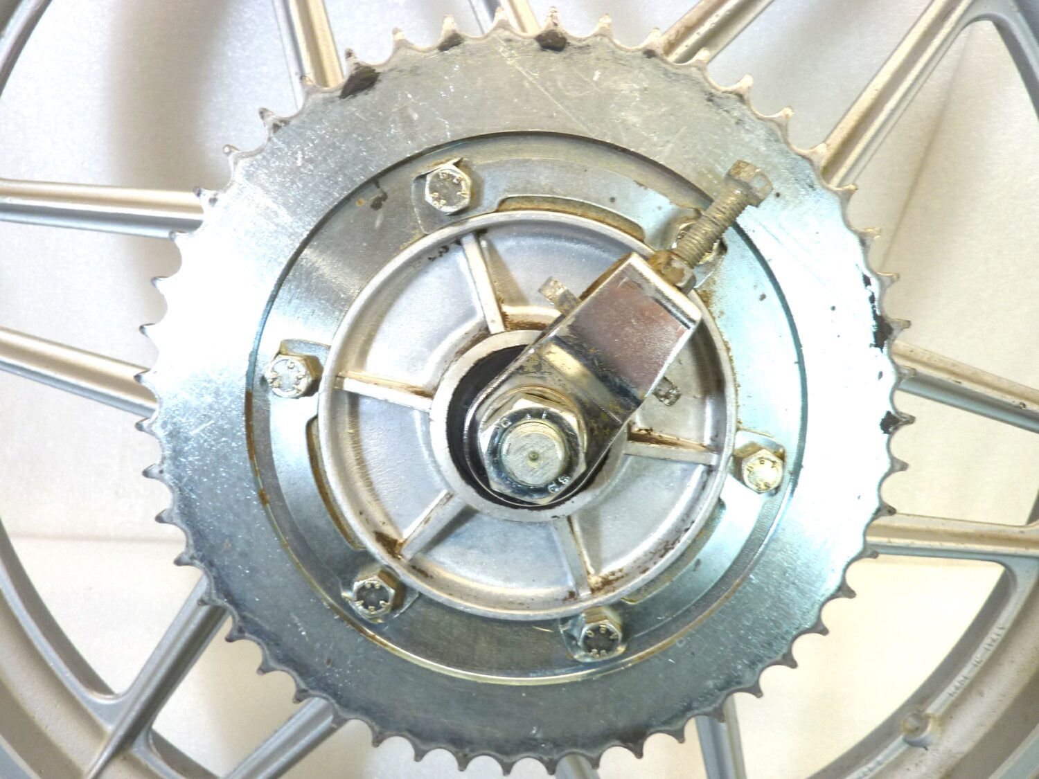 Cerchio posteriore Moto Guzzi 125 2C 4T completo ruota - immagine 3