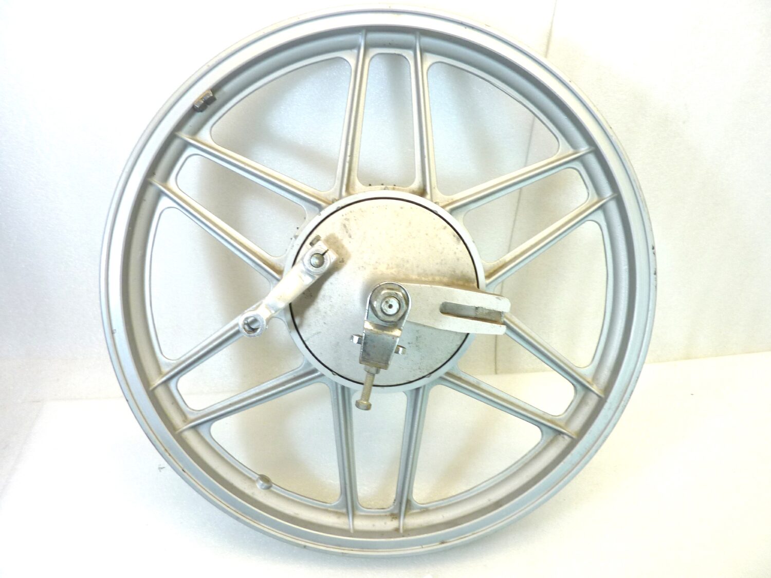 Cerchio posteriore Moto Guzzi 125 2C 4T completo ruota - immagine 9