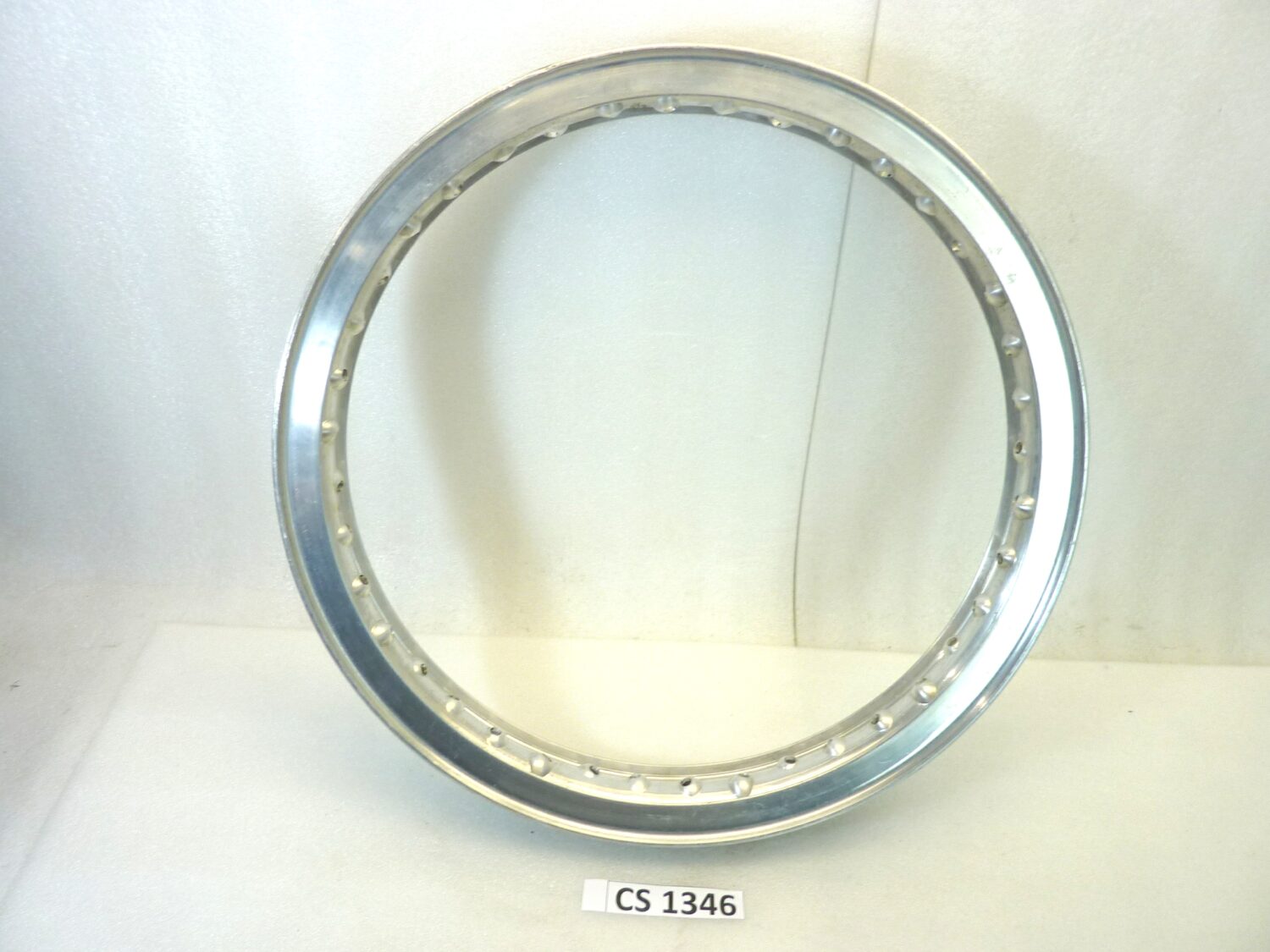 Cerchio anteriore Guzzi Borrani V7 850 GT 750 WM 2 1,85 x 18 40 RECORD 11 RM 01 4816 lievemente ammaccato come da foto