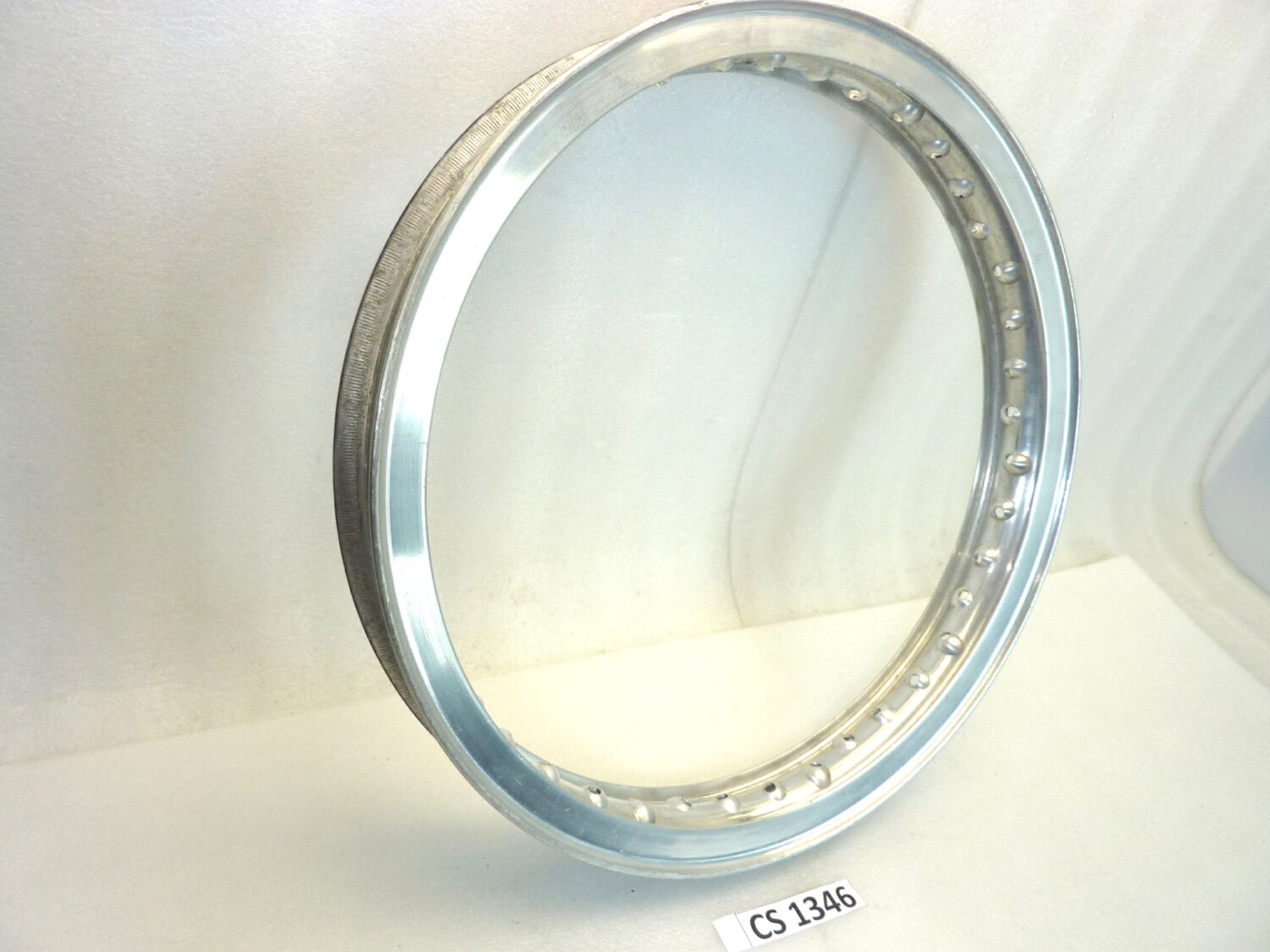 Cerchio anteriore Guzzi Borrani V7 850 GT 750 WM 2 1,85 x 18 40 RECORD 11 RM 01 4816 lievemente ammaccato come da foto - immagine 2