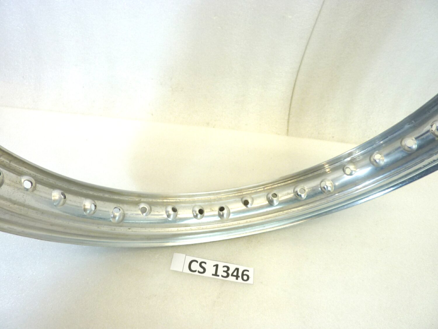 Cerchio anteriore Guzzi Borrani V7 850 GT 750 WM 2 1,85 x 18 40 RECORD 11 RM 01 4816 lievemente ammaccato come da foto - immagine 11