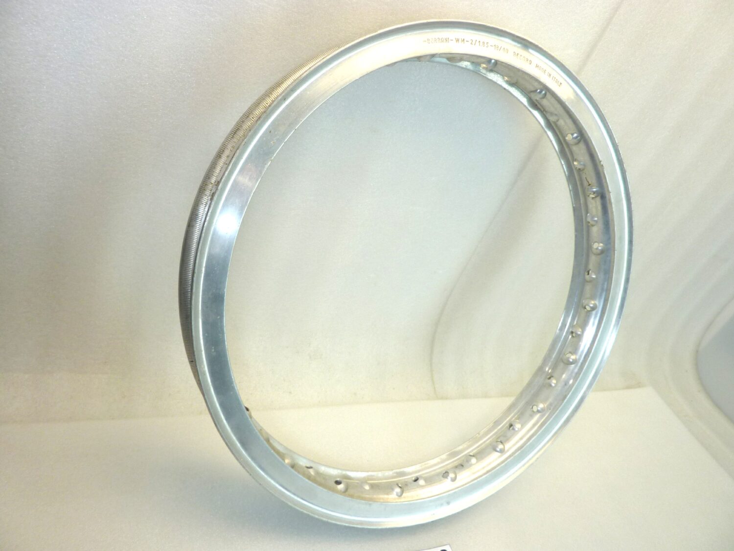 Cerchio anteriore Guzzi Borrani V7 850 GT 750 WM 2 1,85 x 18 40 RECORD - immagine 2