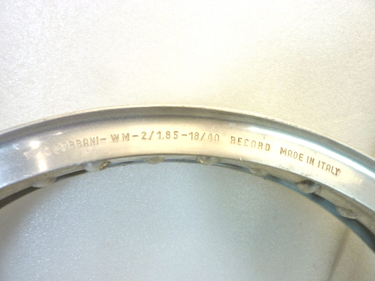 Cerchio anteriore Guzzi Borrani V7 850 GT 750 WM 2 1,85 x 18 40 RECORD - immagine 3