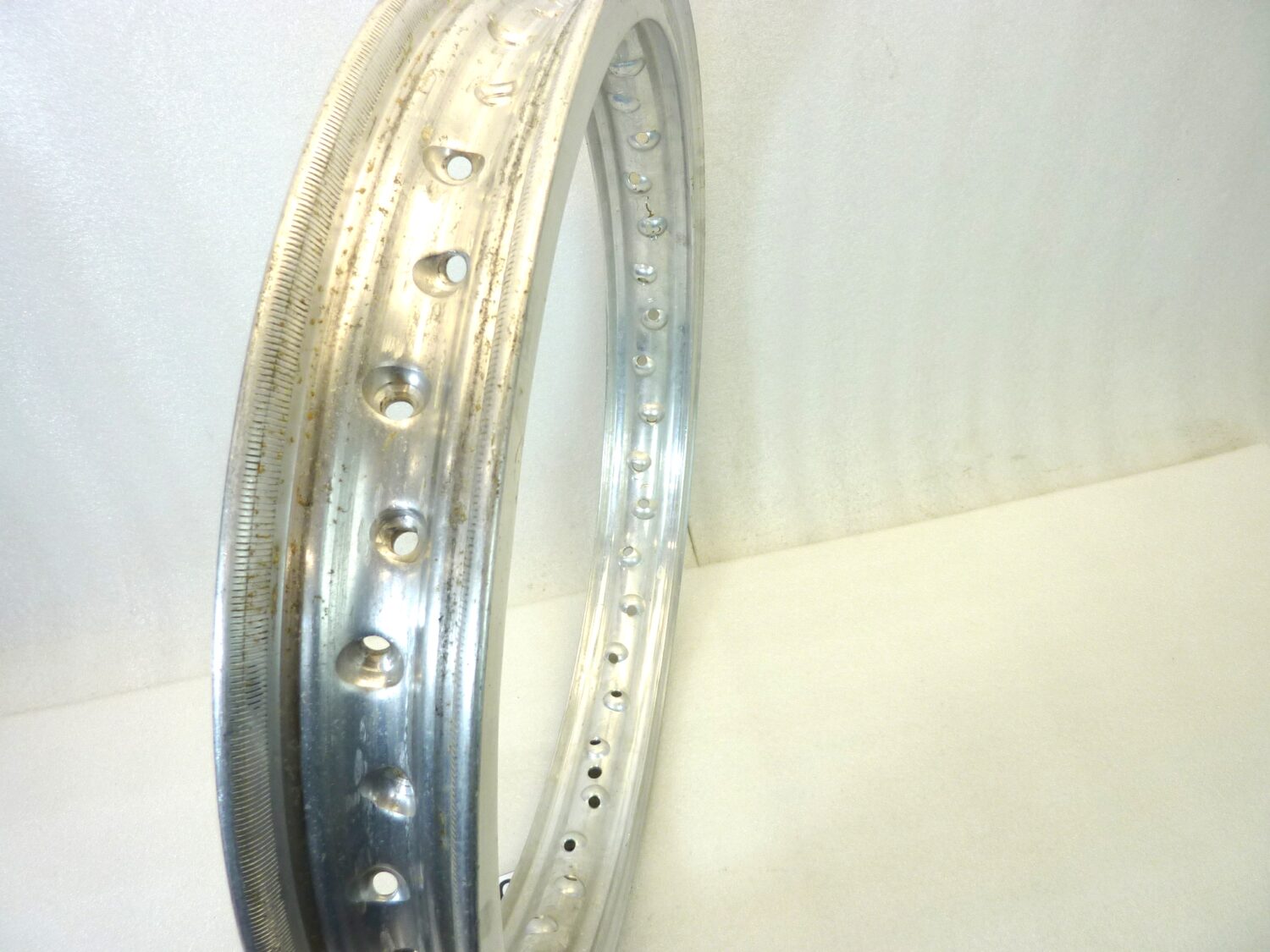 Cerchio anteriore Guzzi Borrani V7 850 GT 750 WM 2 1,85 x 18 40 RECORD - immagine 6