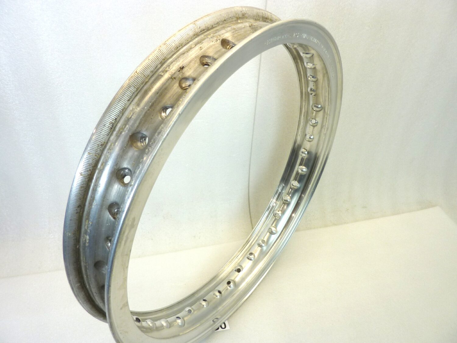 Cerchio anteriore Guzzi Borrani V7 850 GT 750 WM 3/2,15 x 18 40 RECORD 11 RM 01 4844 LP - immagine 6