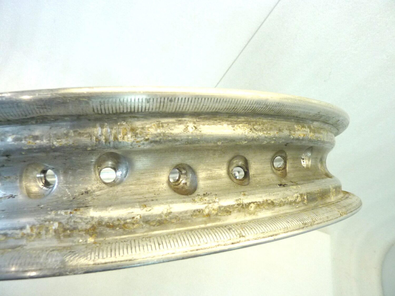 Cerchio anteriore Guzzi Borrani V7 850 GT 750 WM 3/2,15 x 18 40 RECORD 11 RM 01 4844 LP - immagine 11