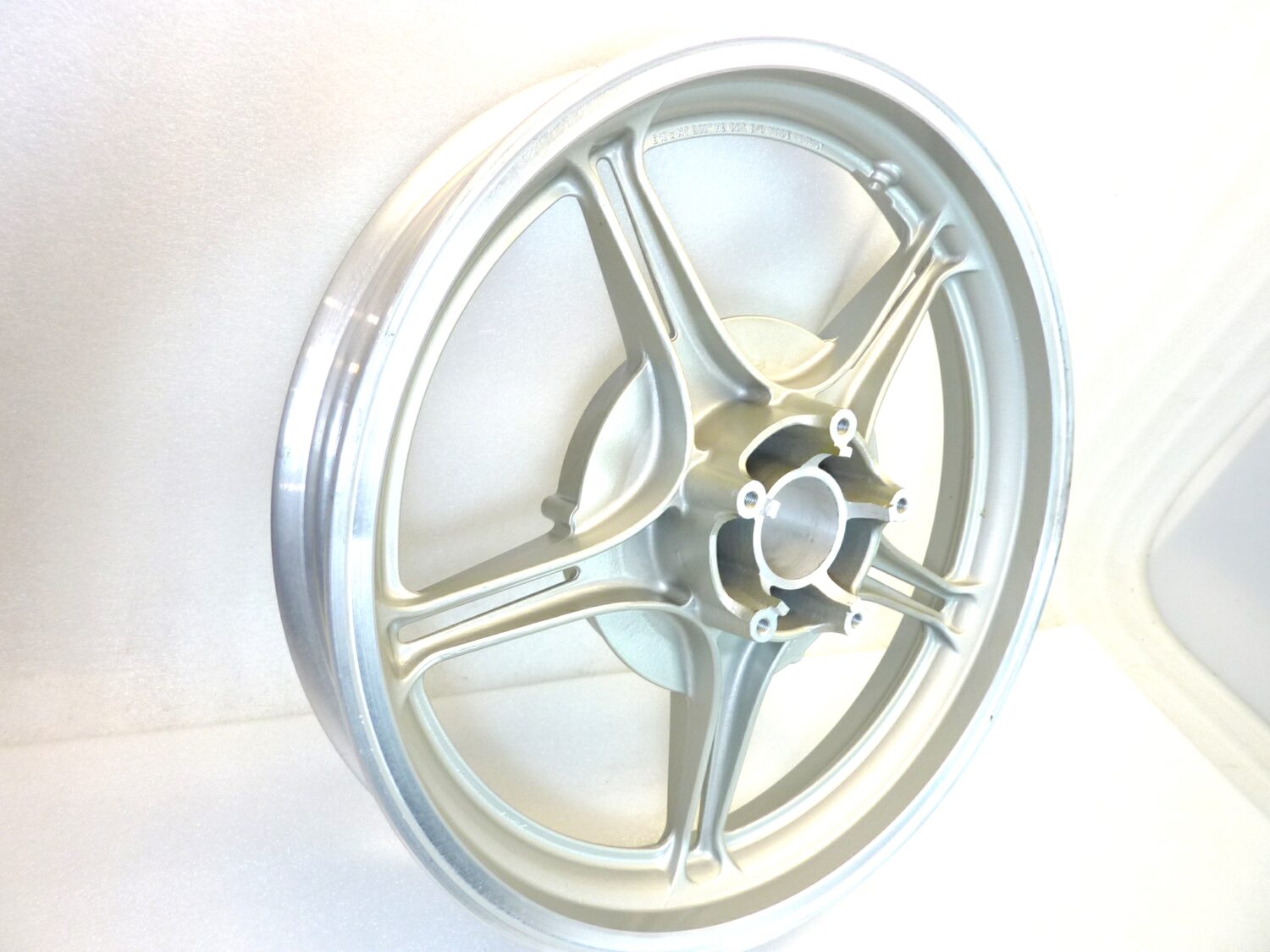 Cerchio posteriore Guzzi 850 T5 18 x 3,00 ruota Nuovo fondo di magazzino leggi descrizione - immagine 2