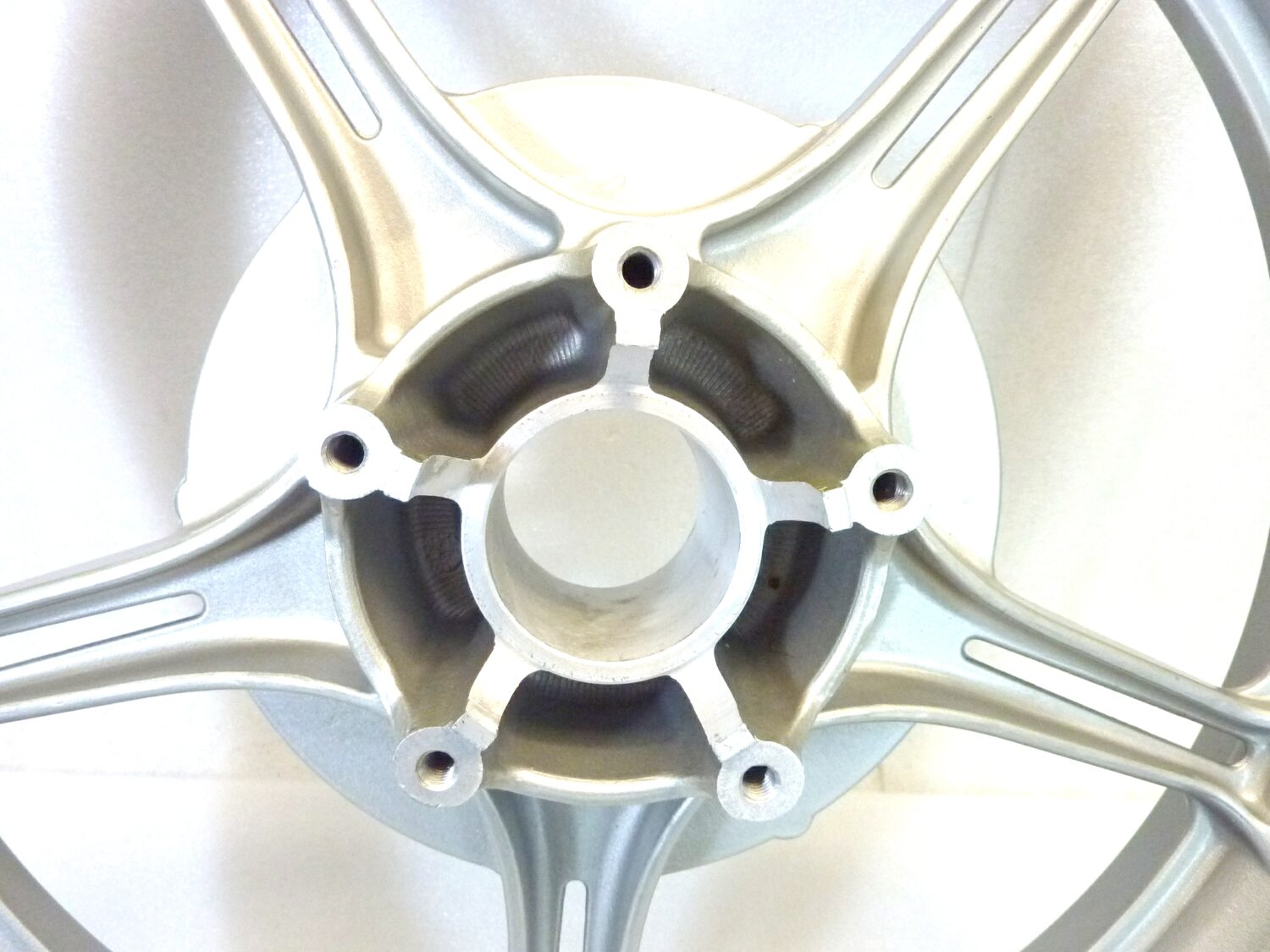 Cerchio posteriore Guzzi 850 T5 18 x 3,00 ruota Nuovo fondo di magazzino leggi descrizione - immagine 3