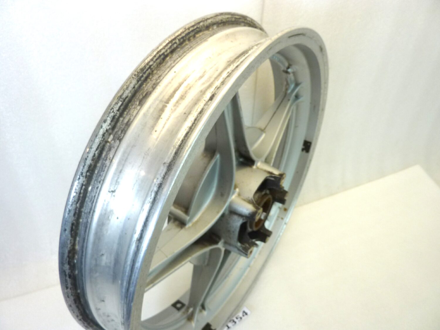 Cerchio posteriore Guzzi 850 T5 18 x 3,00 ruota - immagine 7