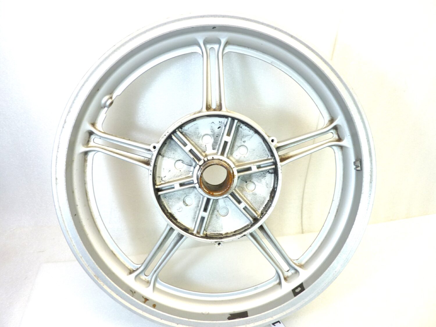 Cerchio posteriore Guzzi 850 T5 18 x 3,00 ruota - immagine 9
