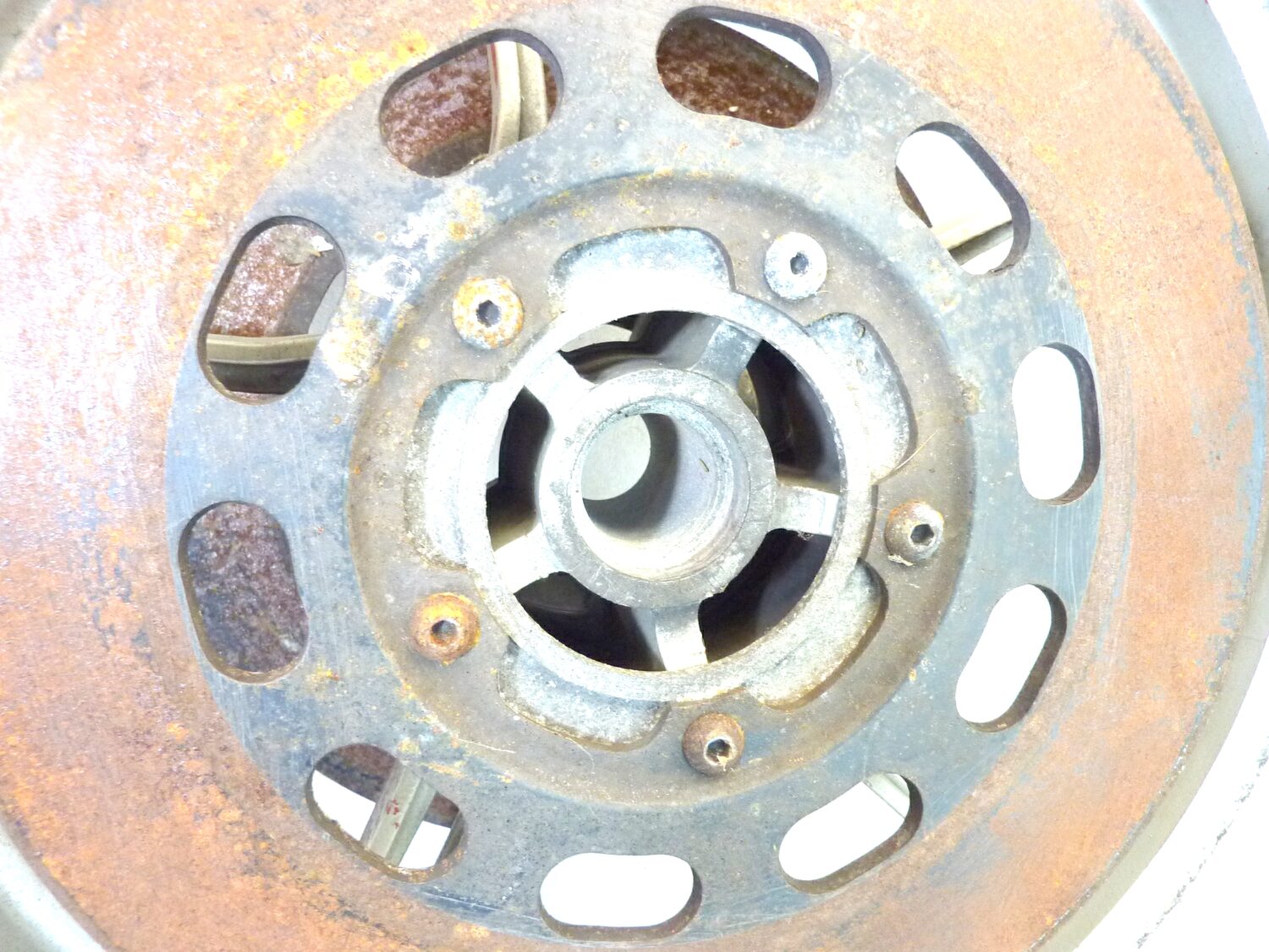 Cerchio anteriore Guzzi 850 T5 18 x 2,50 con dischi spessore 5,7 mm ruota - immagine 3