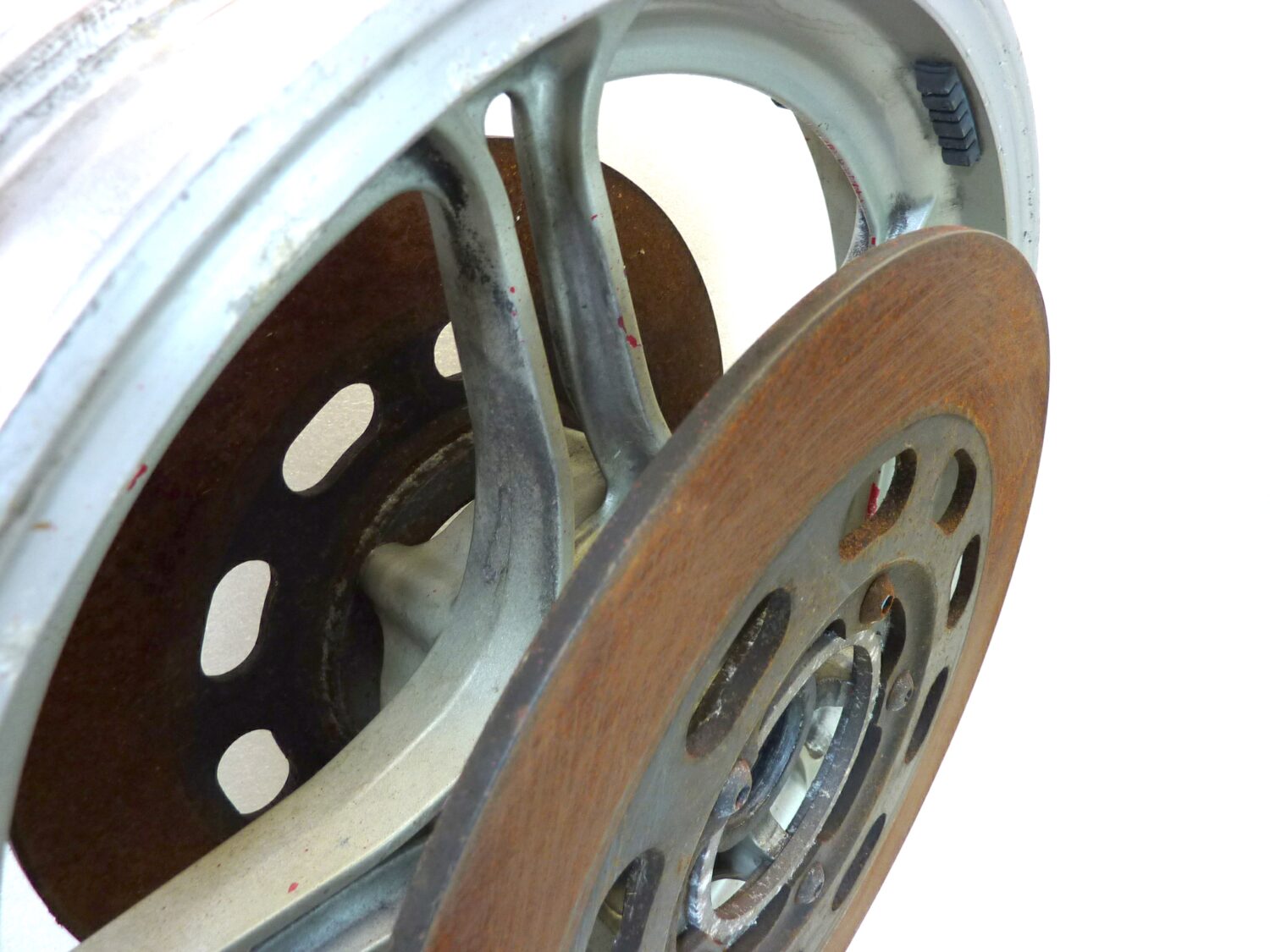 Cerchio anteriore Guzzi 850 T5 18 x 2,50 con dischi spessore 5,7 mm ruota - immagine 10