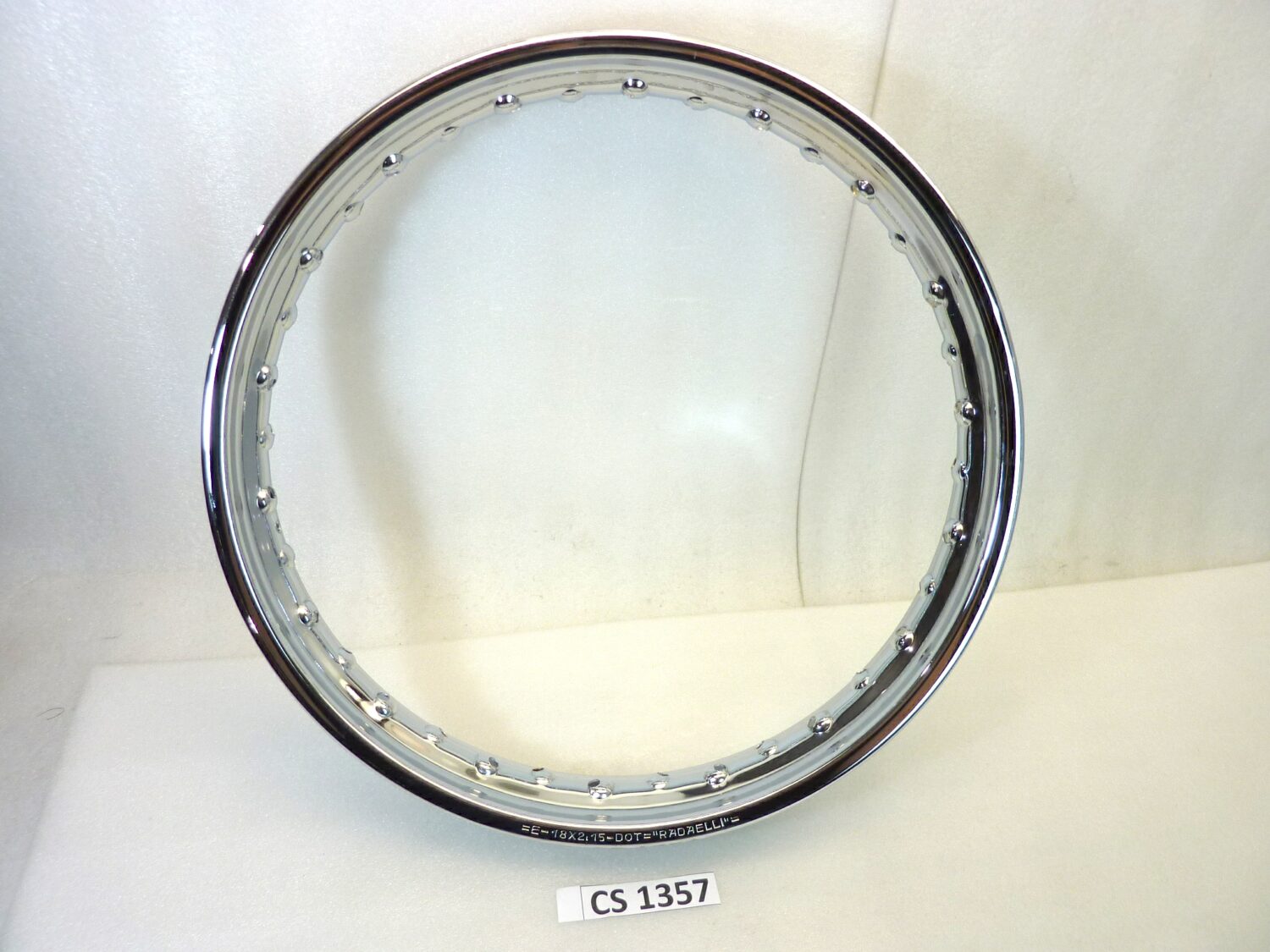 Cerchio Guzzi Nuovo Falcone Radaelli 18 x 2,15 36 fori vedi foto Nuovo fondo di magazzino leggi descrizione