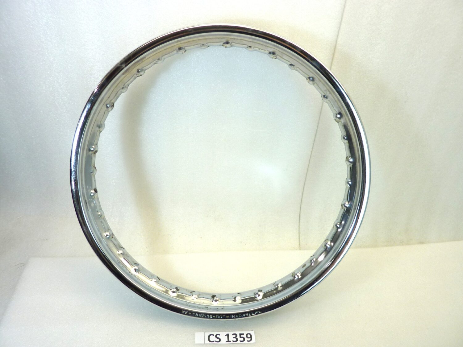 Cerchio Guzzi Nuovo Falcone Radaelli 18 x 2,15 36 fori Nuovo fondo di magazzino leggi descrizione
