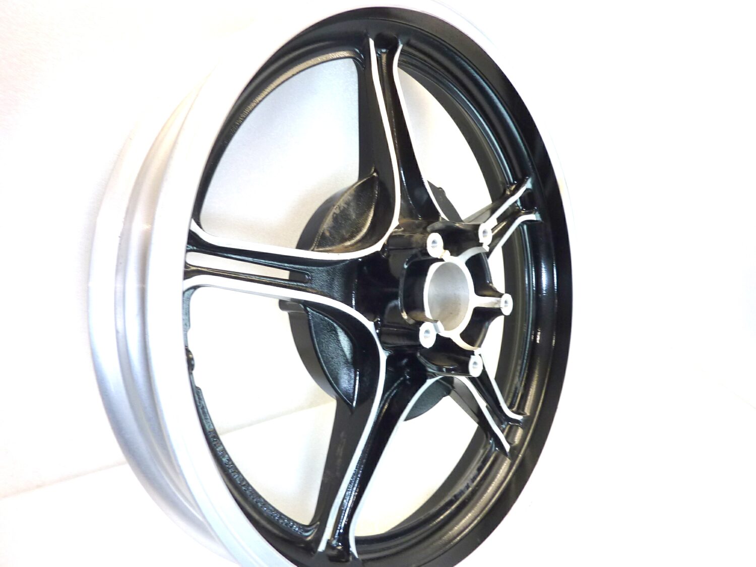 Cerchio posteriore Guzzi California 3 18 x MT 3,00 H2 cod 29630650 ruota Nuovo fondo di magazzino leggi descrizione - immagine 2