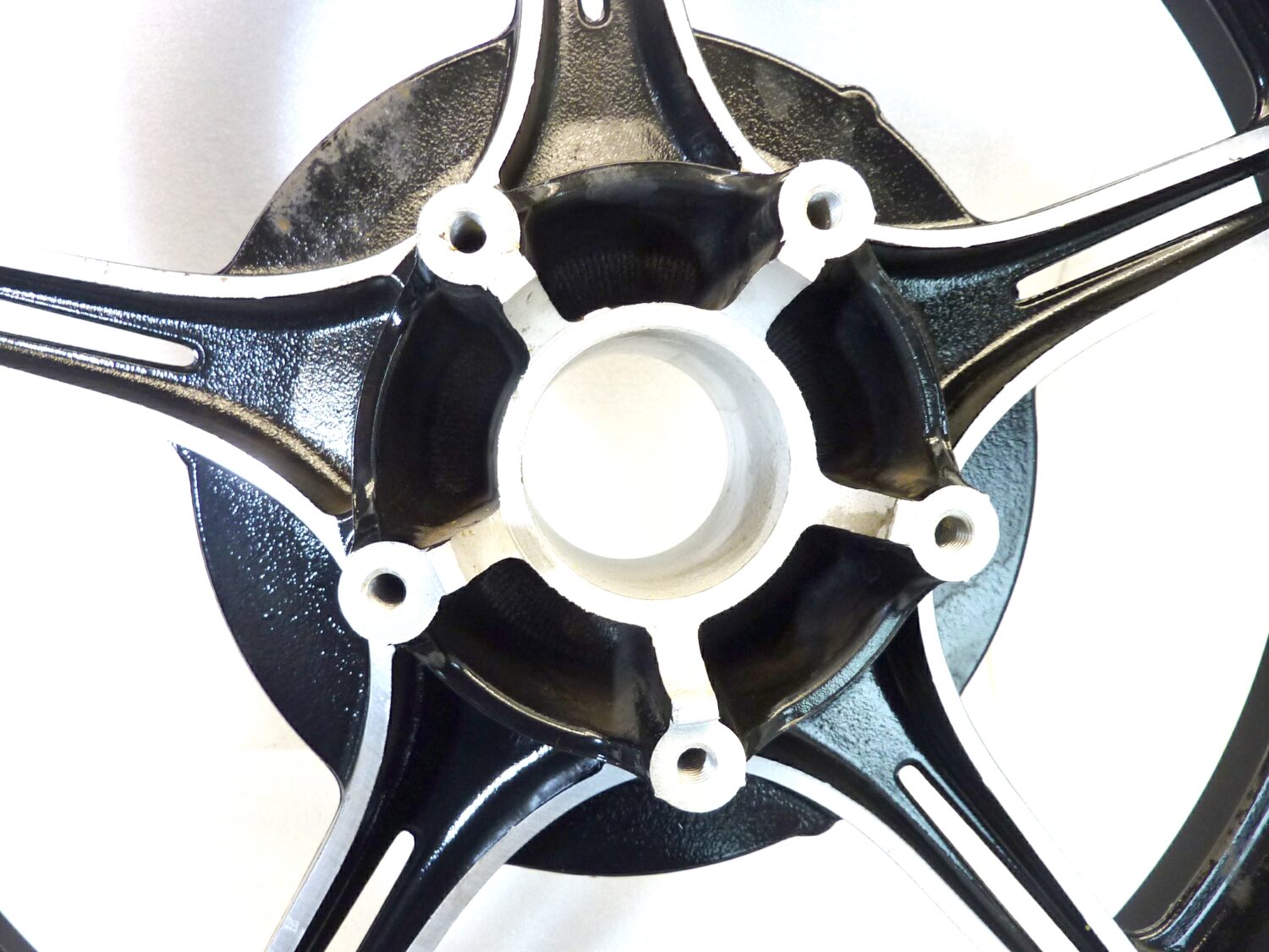 Cerchio posteriore Guzzi California 3 18 x MT 3,00 H2 cod 29630650 ruota Nuovo fondo di magazzino leggi descrizione - immagine 4