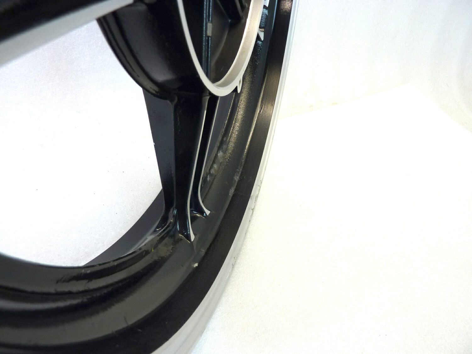 Cerchio posteriore Guzzi California 3 18 x MT 3,00 H2 cod 29630650 ruota Nuovo fondo di magazzino leggi descrizione - immagine 12