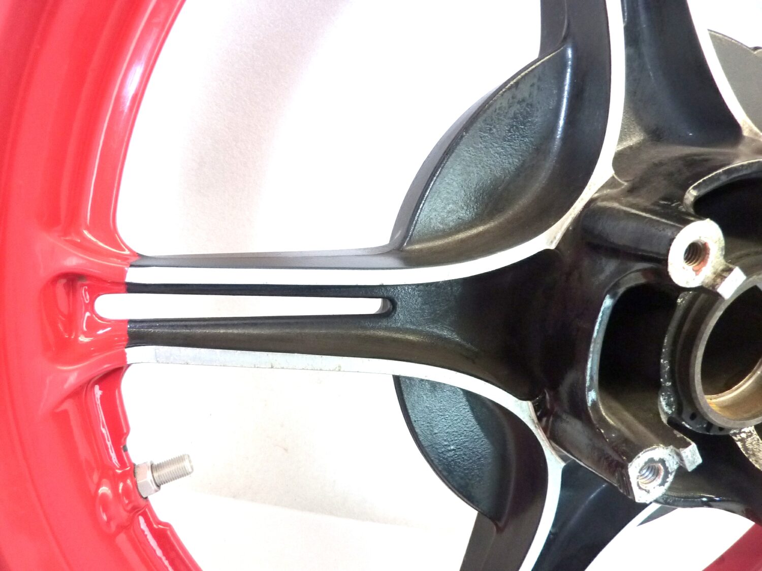 Cerchio posteriore Guzzi California 3 850 T5 18 x MT 3,00 ruota come da foto - immagine 4