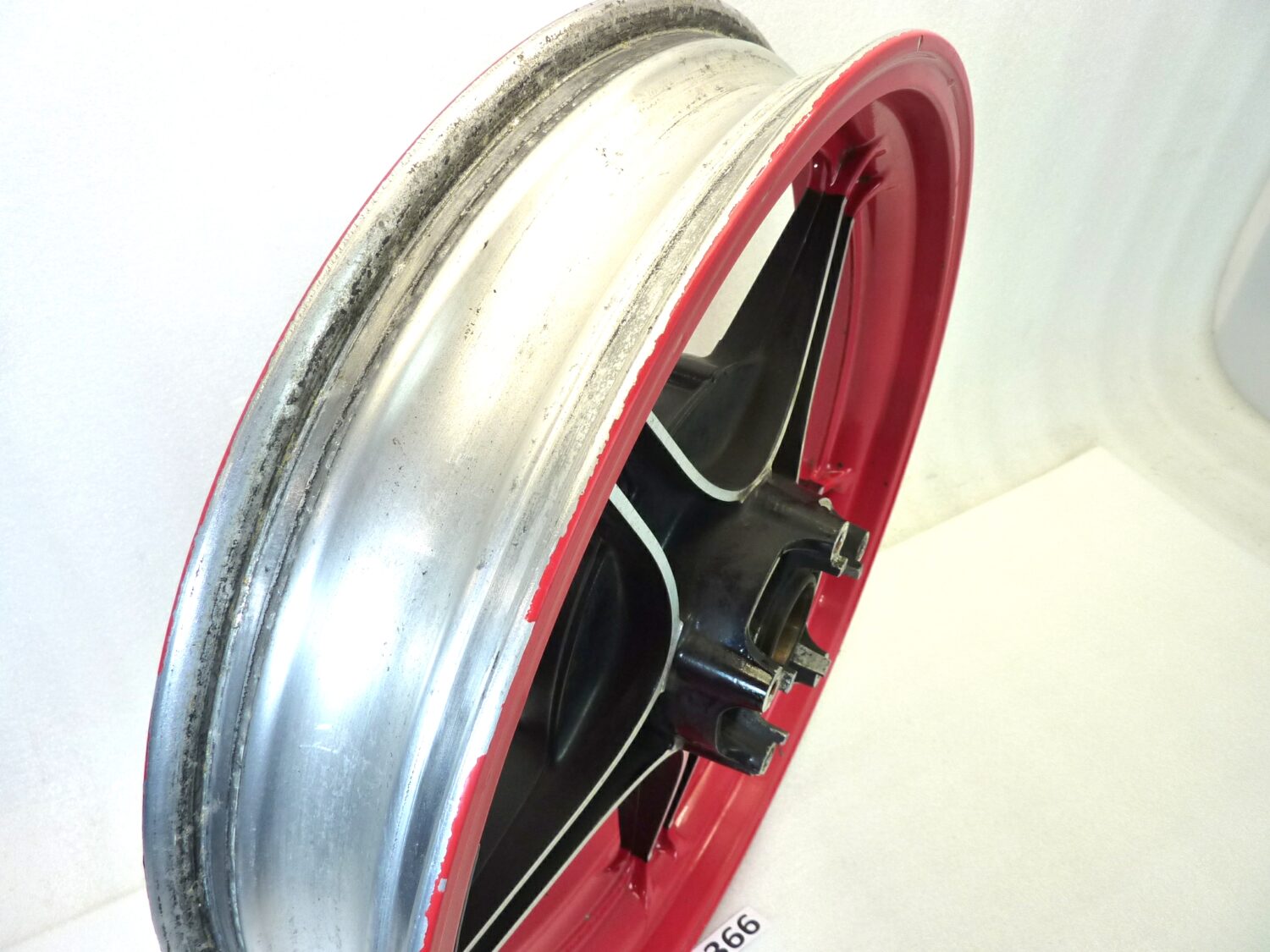 Cerchio posteriore Guzzi California 3 850 T5 18 x MT 3,00 ruota come da foto - immagine 6