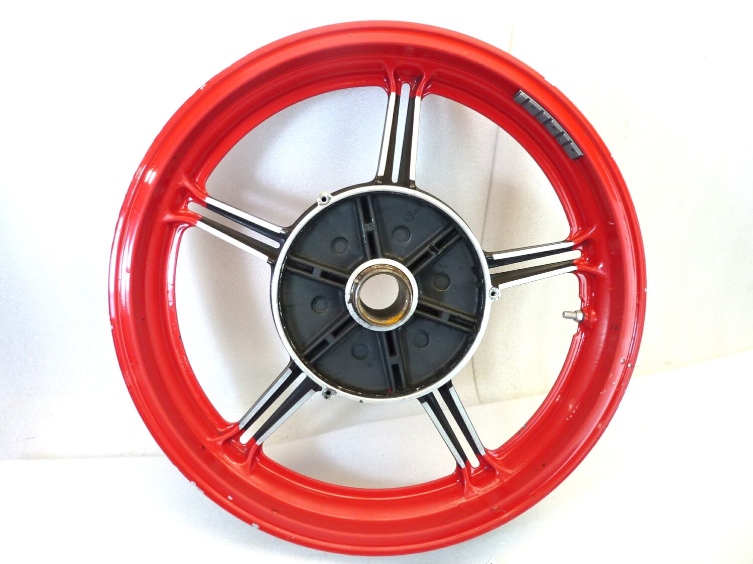 Cerchio posteriore Guzzi California 3 850 T5 18 x MT 3,00 ruota come da foto - immagine 8