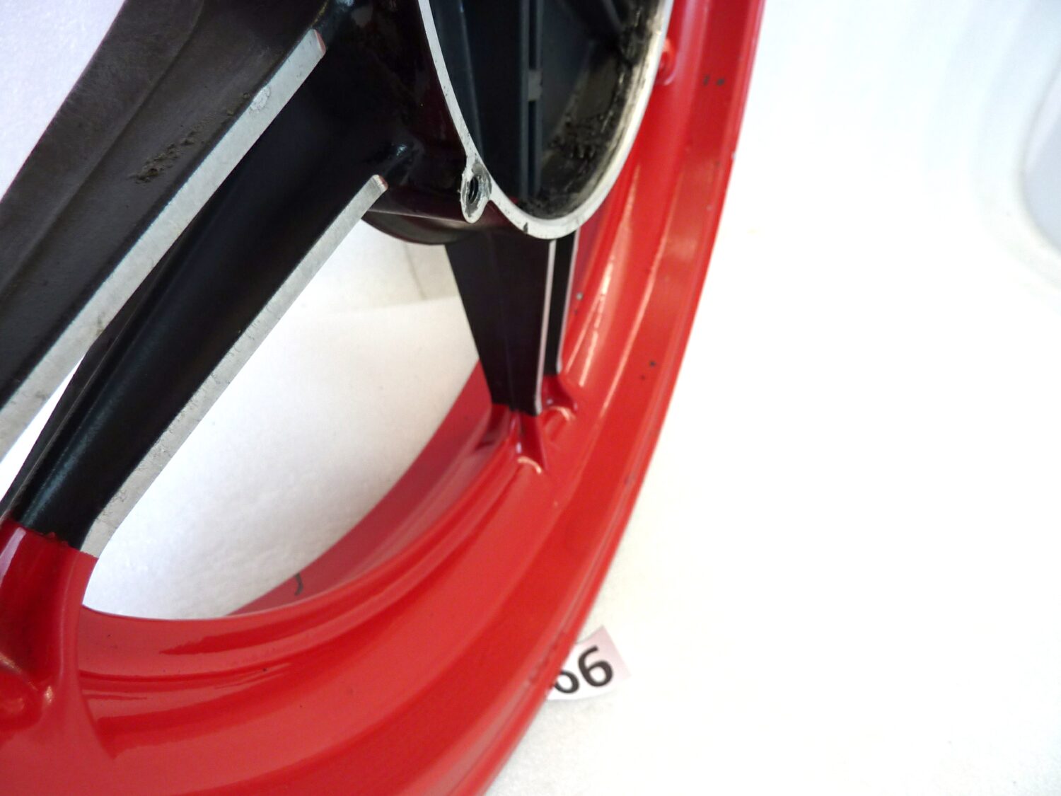 Cerchio posteriore Guzzi California 3 850 T5 18 x MT 3,00 ruota come da foto - immagine 9