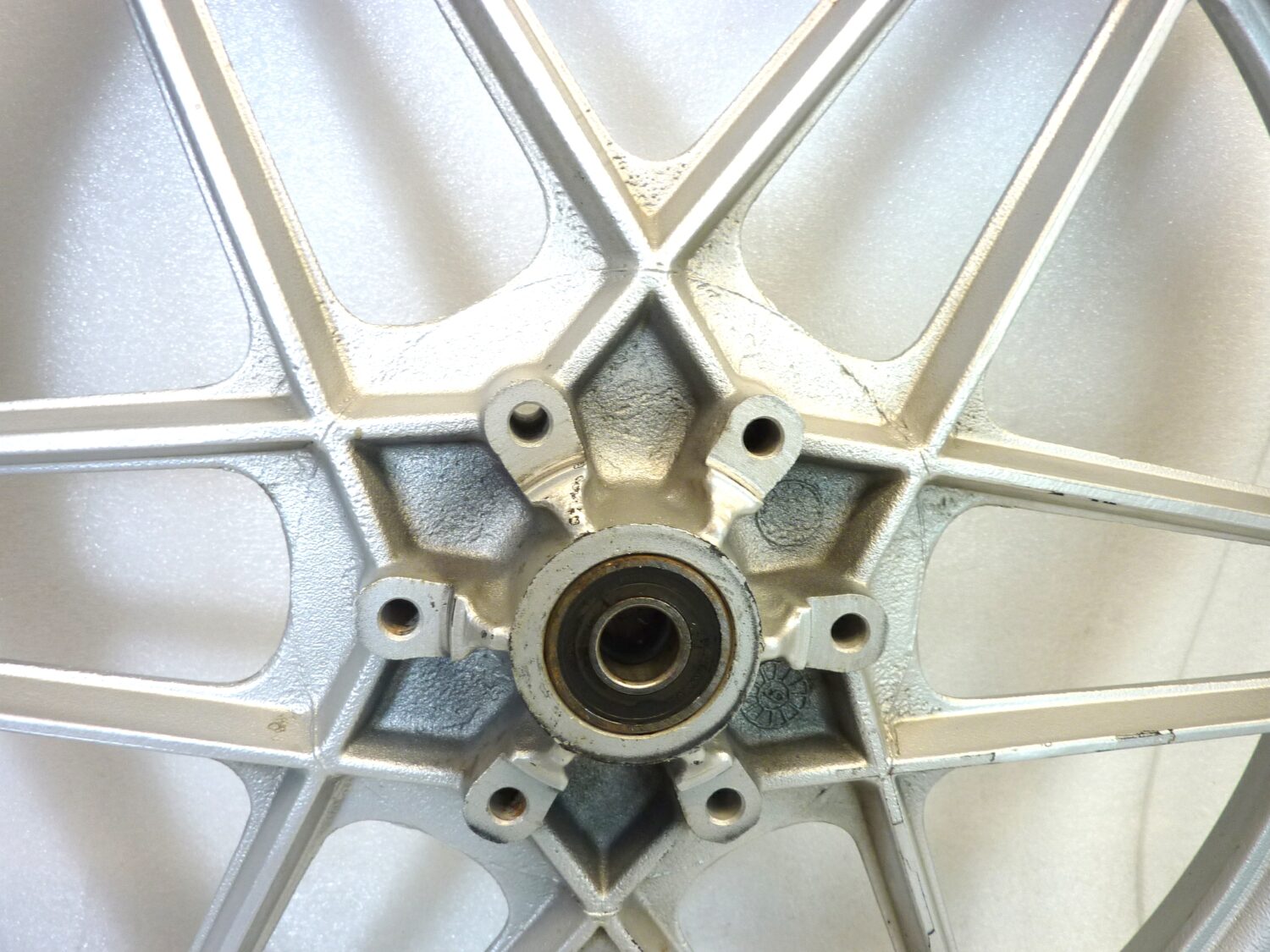 Cerchio anteriore Guzzi V35 V50 2 1,85 18 ruota cod GU19610300 GU19610305 vedi mozzo - immagine 9