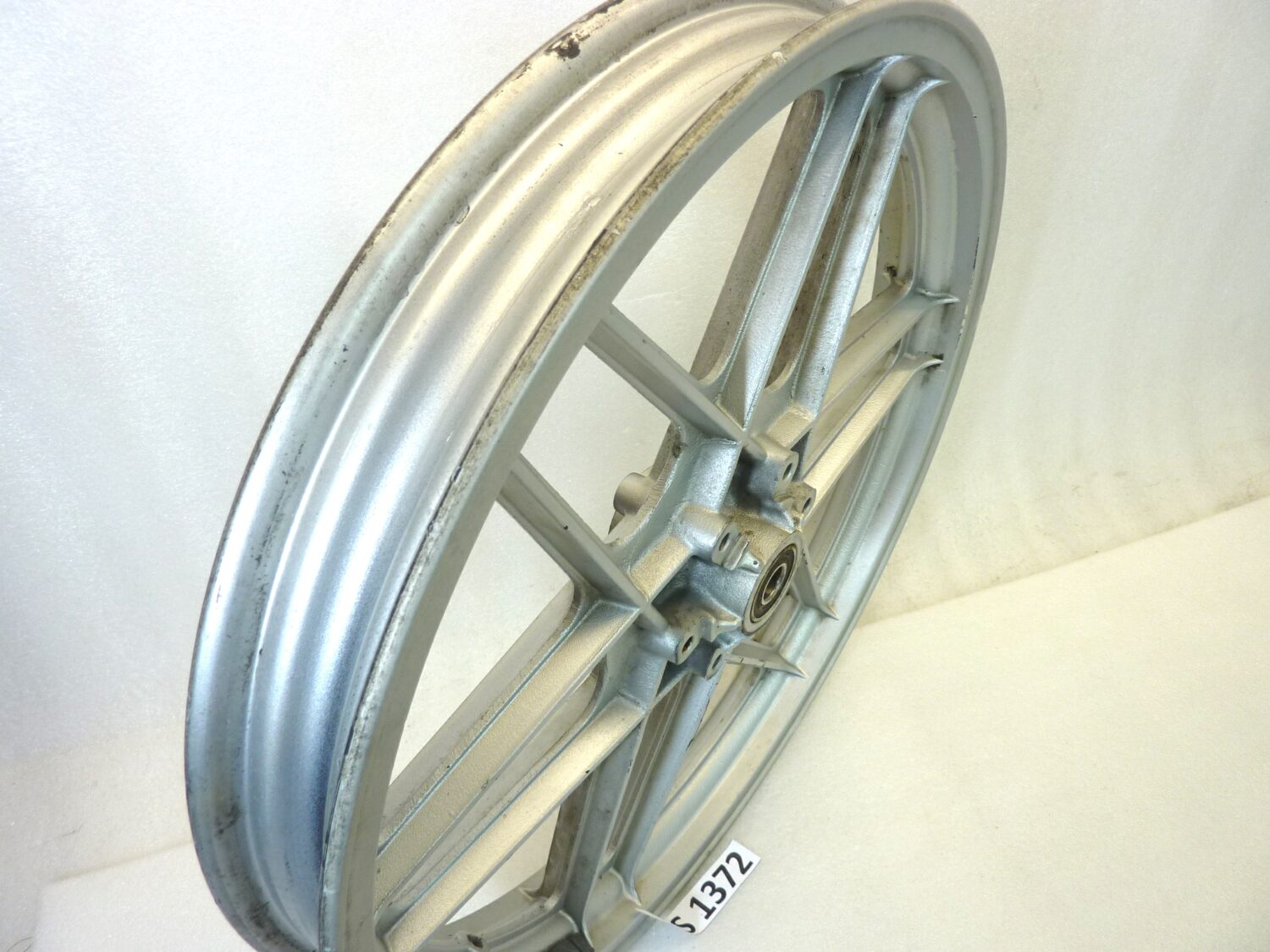 Cerchio anteriore Guzzi V35 V50 2 1,85 18 ruota cod GU19610300 GU19610305 vedi mozzo - immagine 11