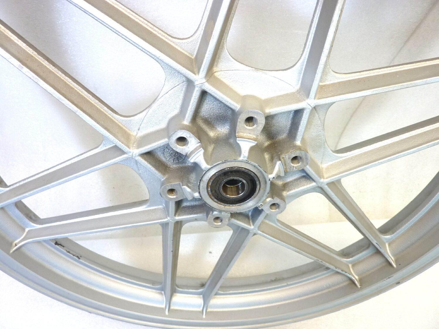 Cerchio anteriore Guzzi V35 V50 2 1,85 18 cod GU19610300 GU19610305 vedi foto mozzo ruota - immagine 4