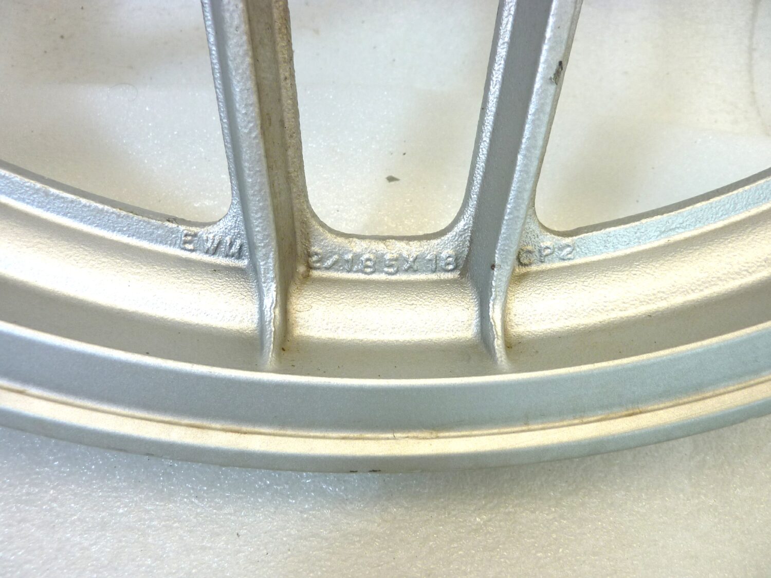 Cerchio anteriore Guzzi V35 V50 2 1,85 18 cod GU19610300 GU19610305 vedi foto mozzo ruota - immagine 9