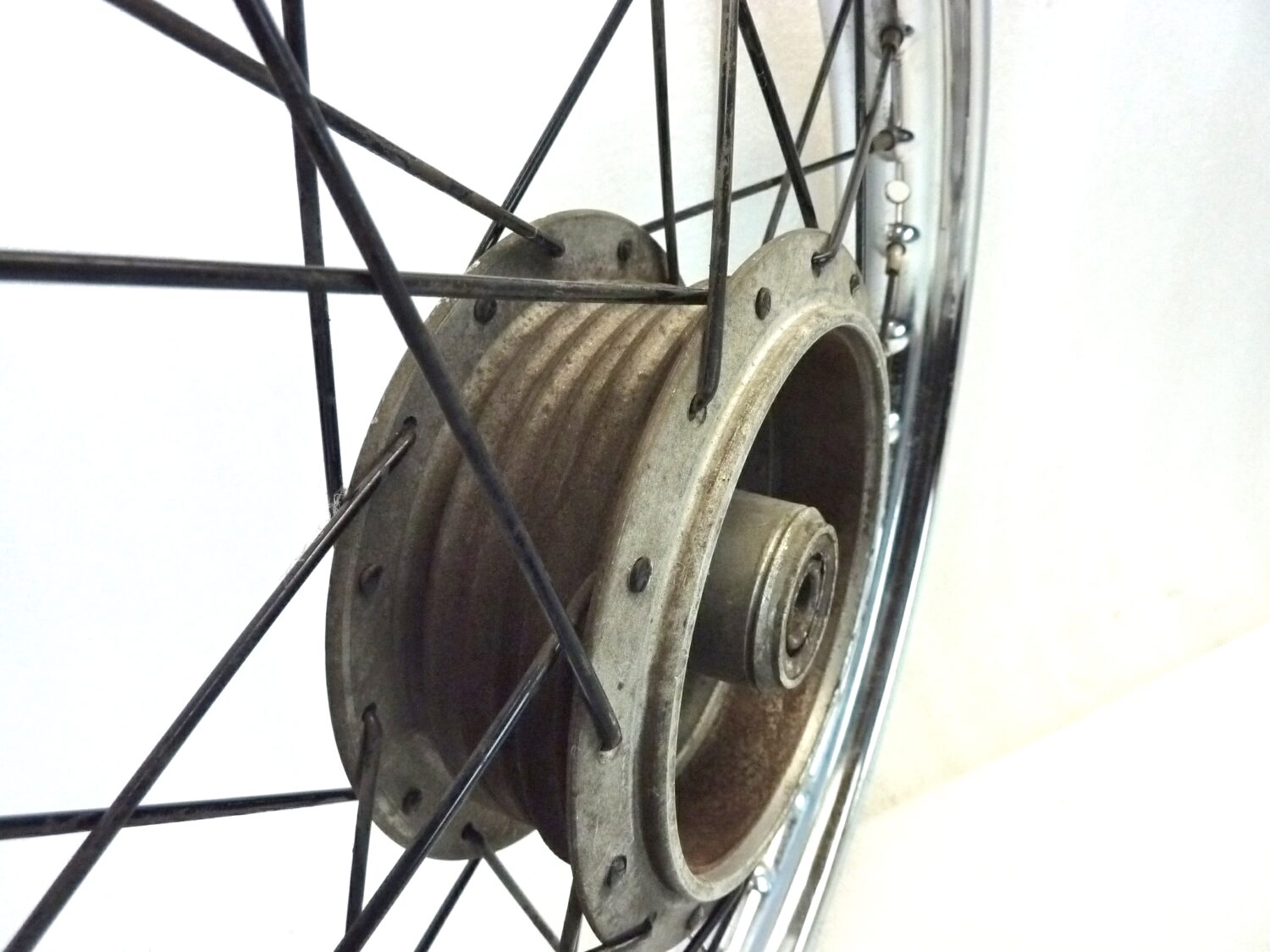 Cerchio moto epoca vari modelli Sanremo 17 x 2 1/4 mozzo 20301 canale esterno 59,3 mm interno 40,2 mm diam 456 mm ruota - immagine 8