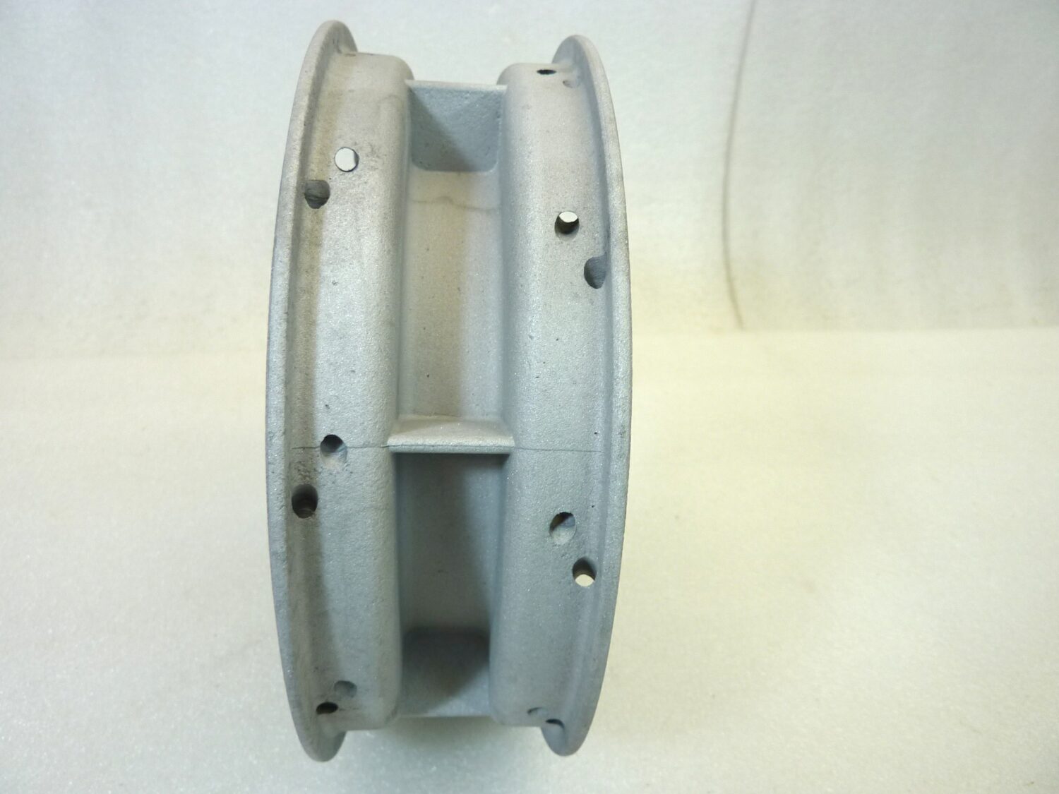 Mozzo ruota anteriore Guzzi California Nevada 40 fori grezzo diam 180 mm interasse fori 103 mm Nuovo fondo di magazzino - VEDI FOTO - LEGGI DESCRIZIONE - immagine 6