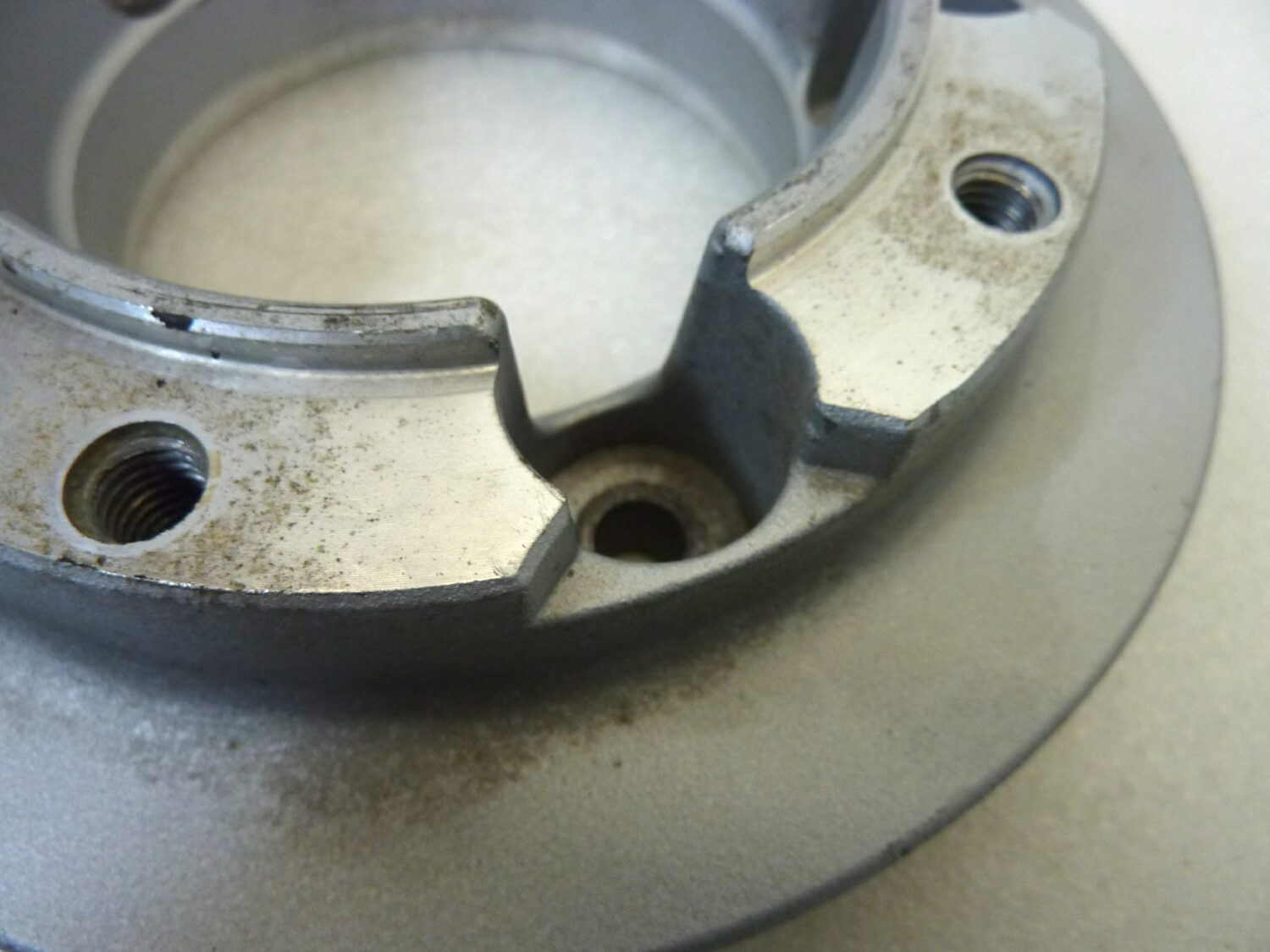 Flangia portadisco anteriore Guzzi Quota 1000 cod GU30620330 Nuovo fondo di magazzino - VEDI FOTO - LEGGI DESCRIZIONE - immagine 7