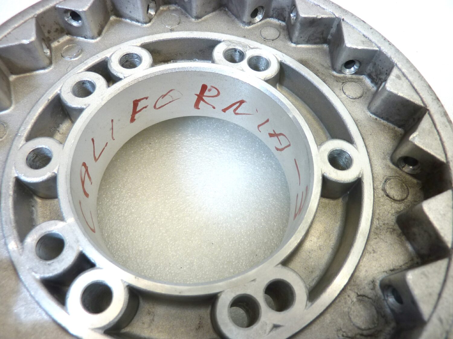 Mozzo ruota anteriore Guzzi California diam 174 mm interasse fori 104 mm - immagine 4