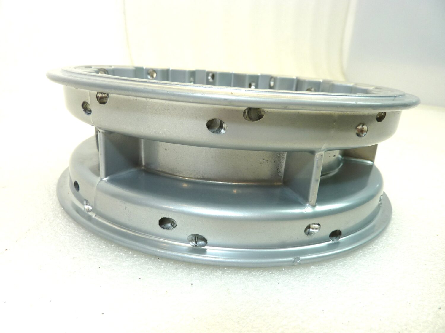 Mozzo ruota anteriore Guzzi California 40 fori diam 180 mm interasse fori 104 mm Nuovo fondo di magazzino - VEDI FOTO - LEGGI DESCRIZIONE - immagine 3
